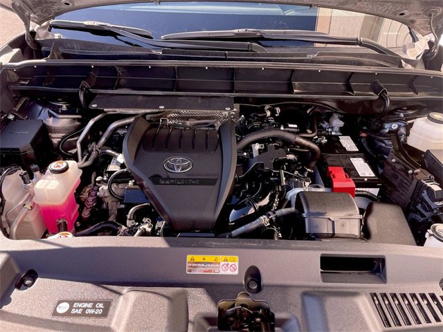Used 2024 Toyota Highlander XLE image 25