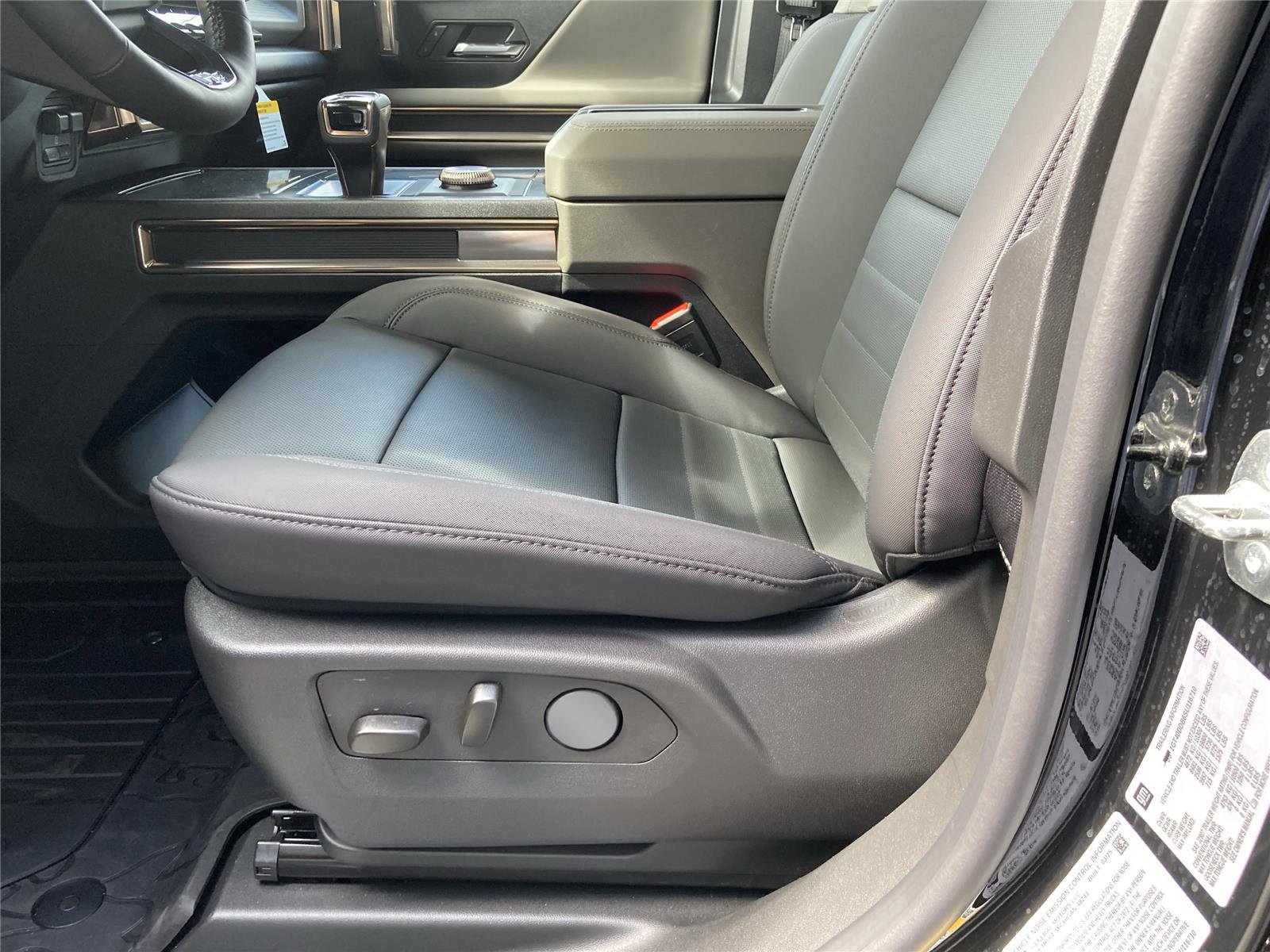 New 2025 GMC Hummer EV 3X w/ LPO, Dark Essentials Package image 34