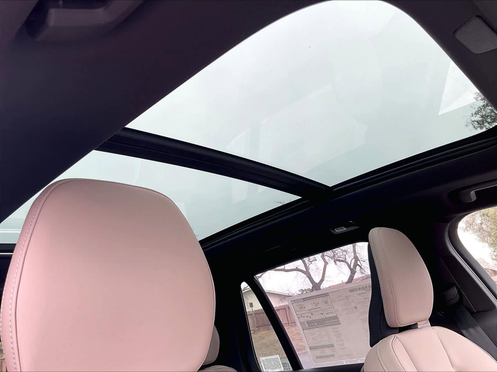 New 2026 Volvo XC90 T8 Plus w/ Protection Package AWD/4WD image 30