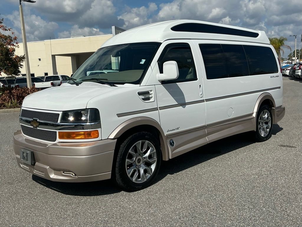 Used 2022 Chevrolet Express 2500 w/ Enhanced Convenience Package image 3