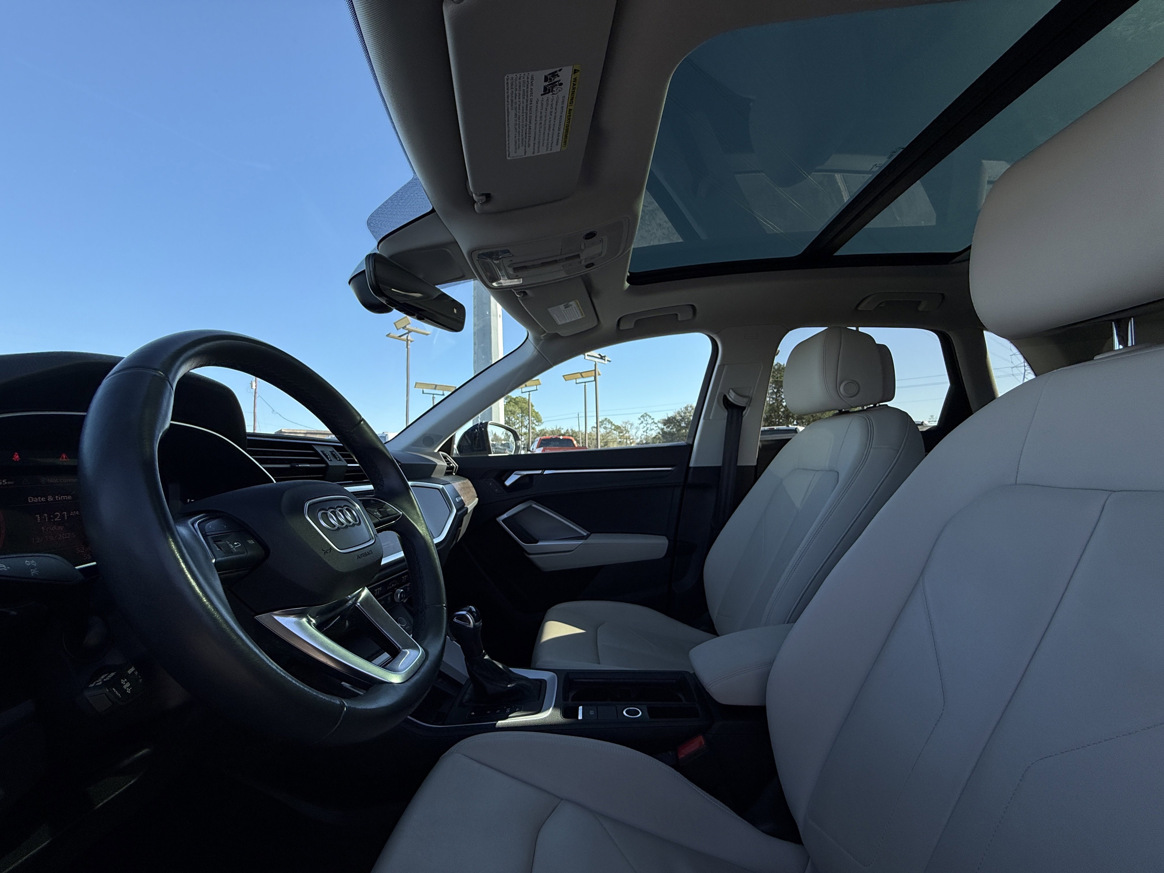 Used 2024 Audi Q3 2.0T Premium w/ Convenience Package image 49