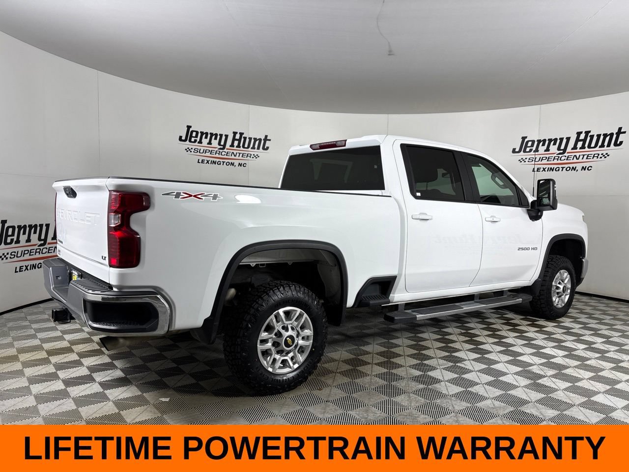 Used 2025 Chevrolet Silverado 2500 LT w/ Convenience Package AWD/4WD image 6
