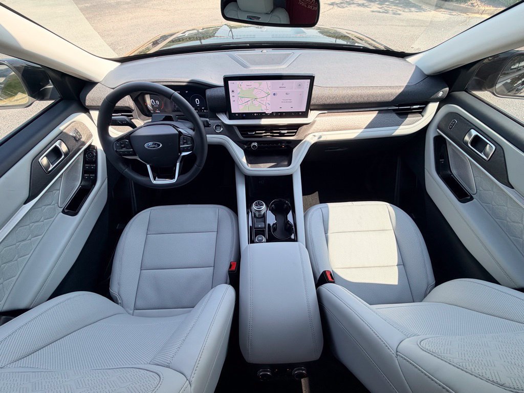 New 2026 Ford Explorer Platinum w/ LUX Leather Package AWD/4WD image 19
