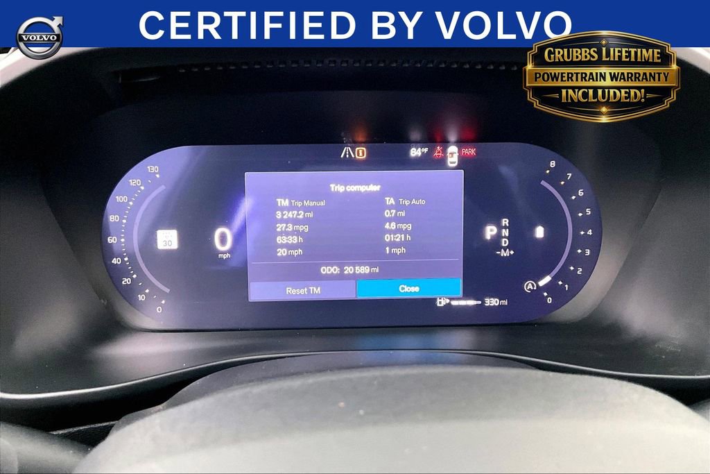 Certified 2025 Volvo XC40 B5 Plus AWD/4WD image 28