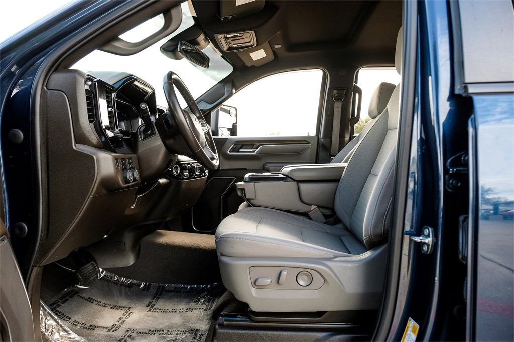 Used 2022 Chevrolet Silverado 1500 LT w/ Max Trailering Package image 3