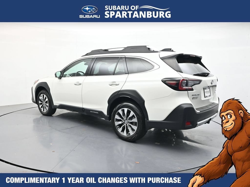 Used 2025 Subaru Outback Touring AWD/4WD image 6