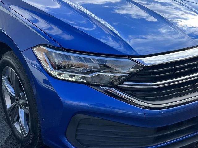 Certified 2023 Volkswagen Jetta SE w/ Panoramic Sunroof Package image 9