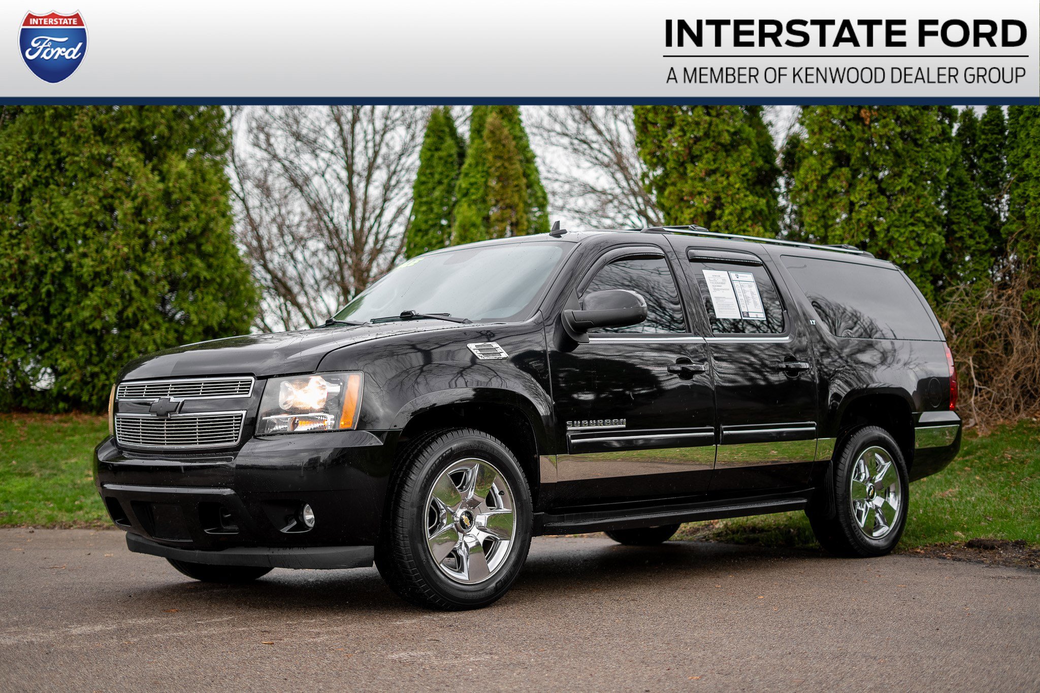 Used 2011 Chevrolet Suburban LT image 1