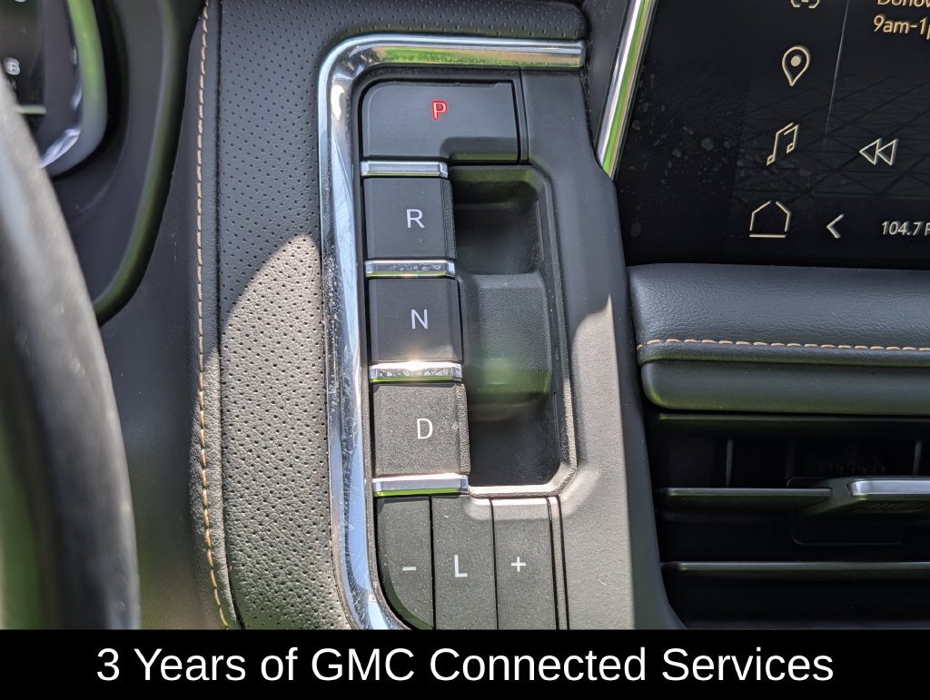 Used 2023 GMC Yukon AT4 w/ Technology Package AWD/4WD image 18
