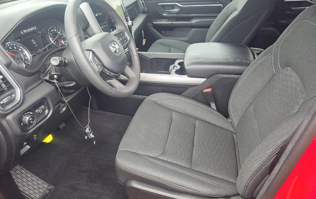 Used 2025 RAM 1500 Big Horn AWD/4WD image 5