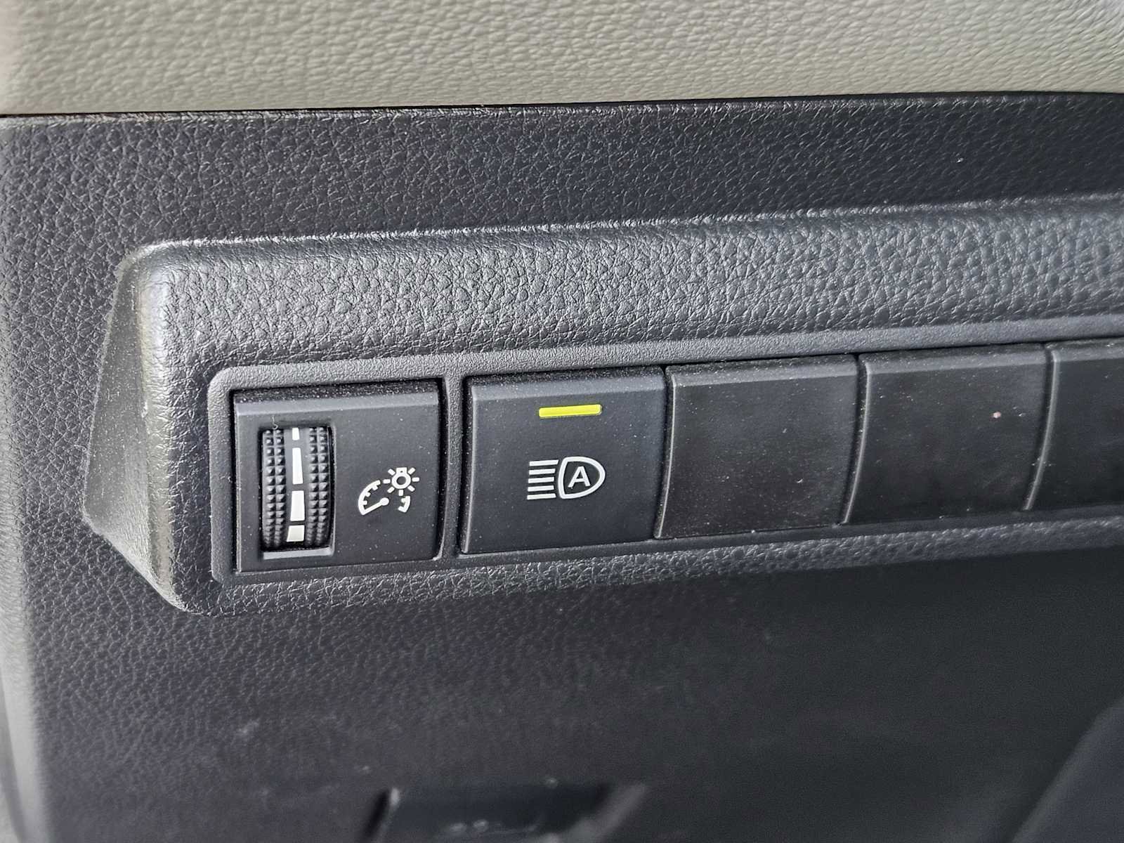 Used 2023 Toyota Corolla LE image 21