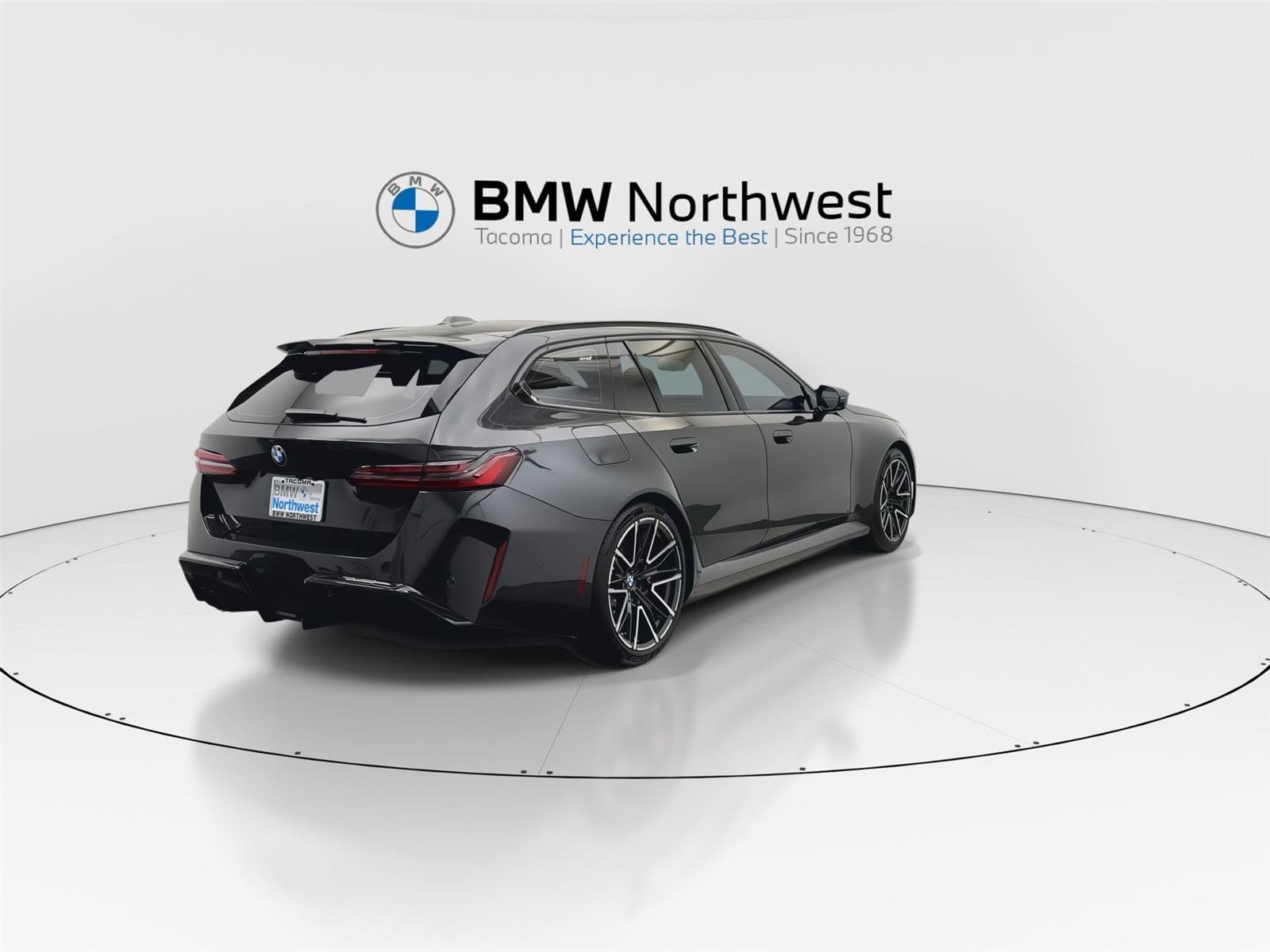Used 2025 BMW M5 Touring image 3