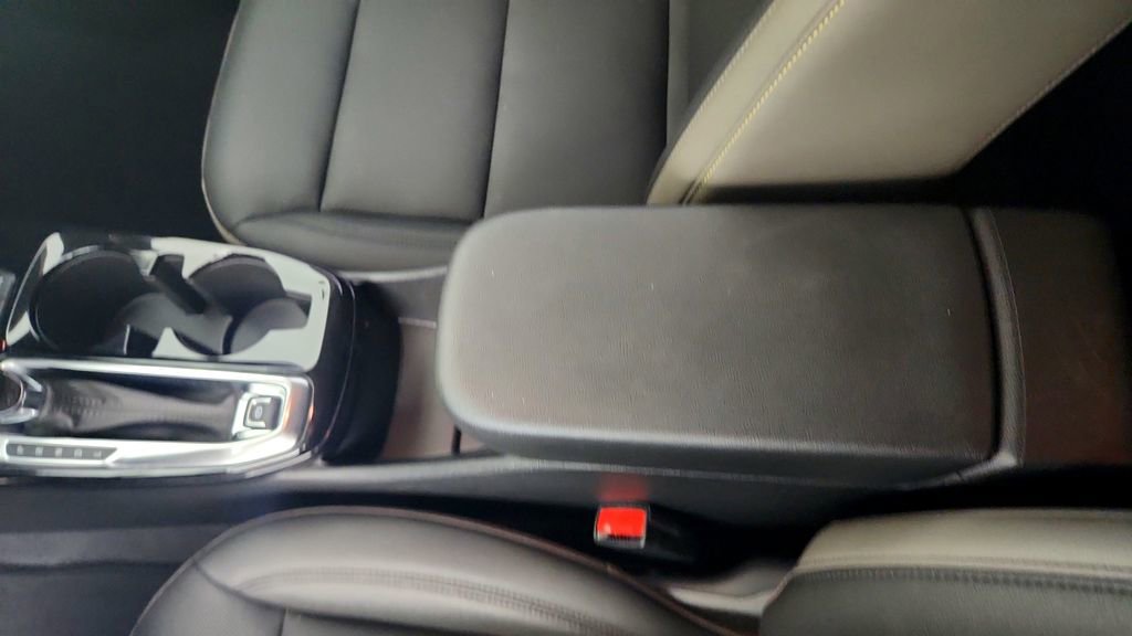 Used 2024 Chevrolet Trax ACTIV w/ Sunroof Package image 19