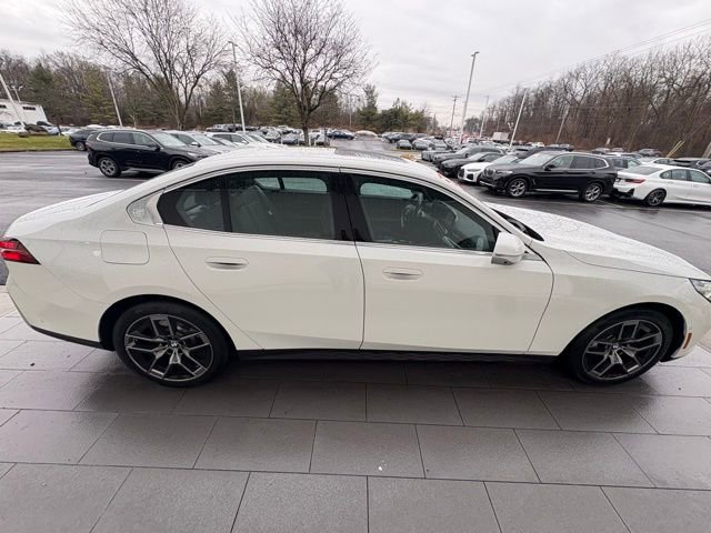 Used 2026 BMW 530i xDrive w/ Premium Package image 4