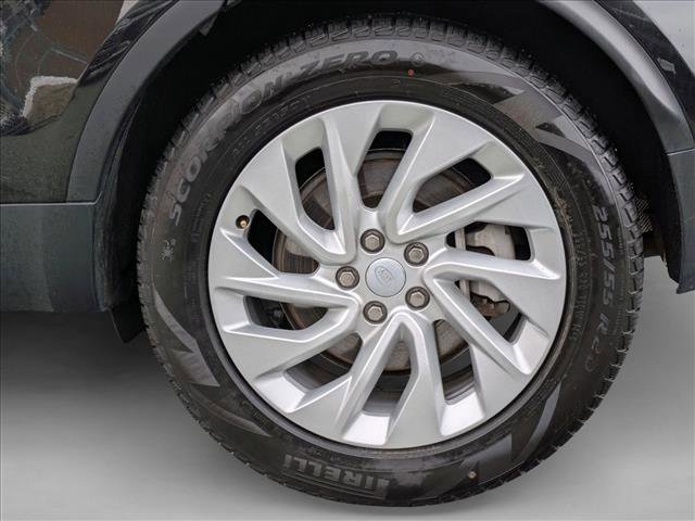 Certified 2025 Land Rover Discovery S image 27