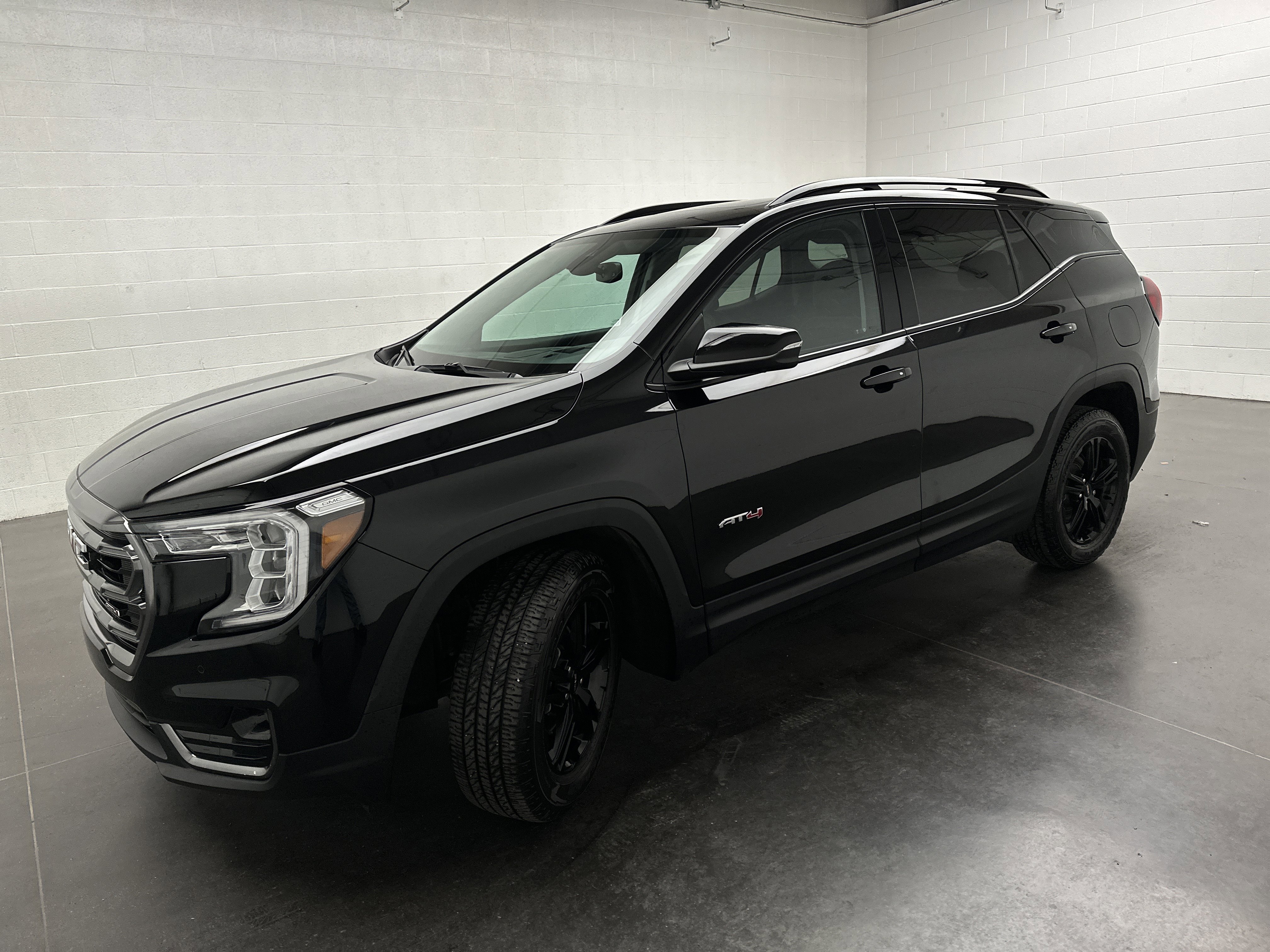 Used 2022 GMC Terrain AT4 w/ Infotainment Package II AWD/4WD image 4