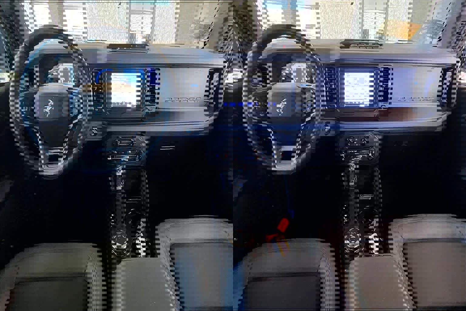 Used 2023 Ford Bronco Black Diamond w/ Sasquatch Package image 14