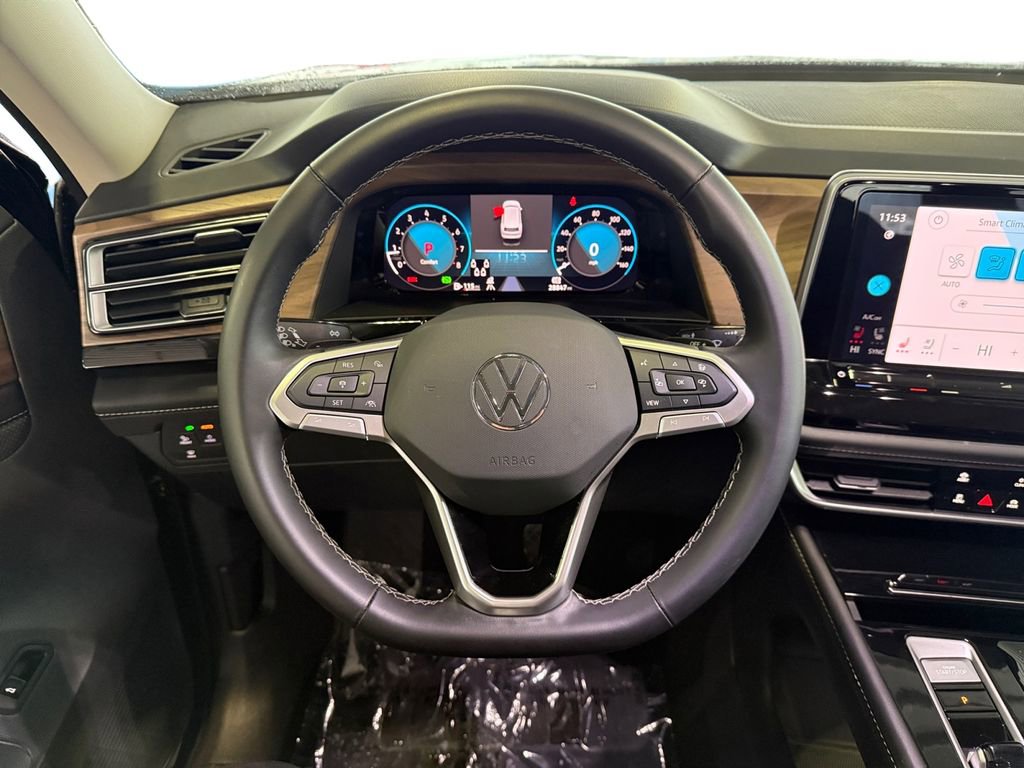 Used 2025 Volkswagen Atlas SE w/ Panoramic Sunroof Package image 12