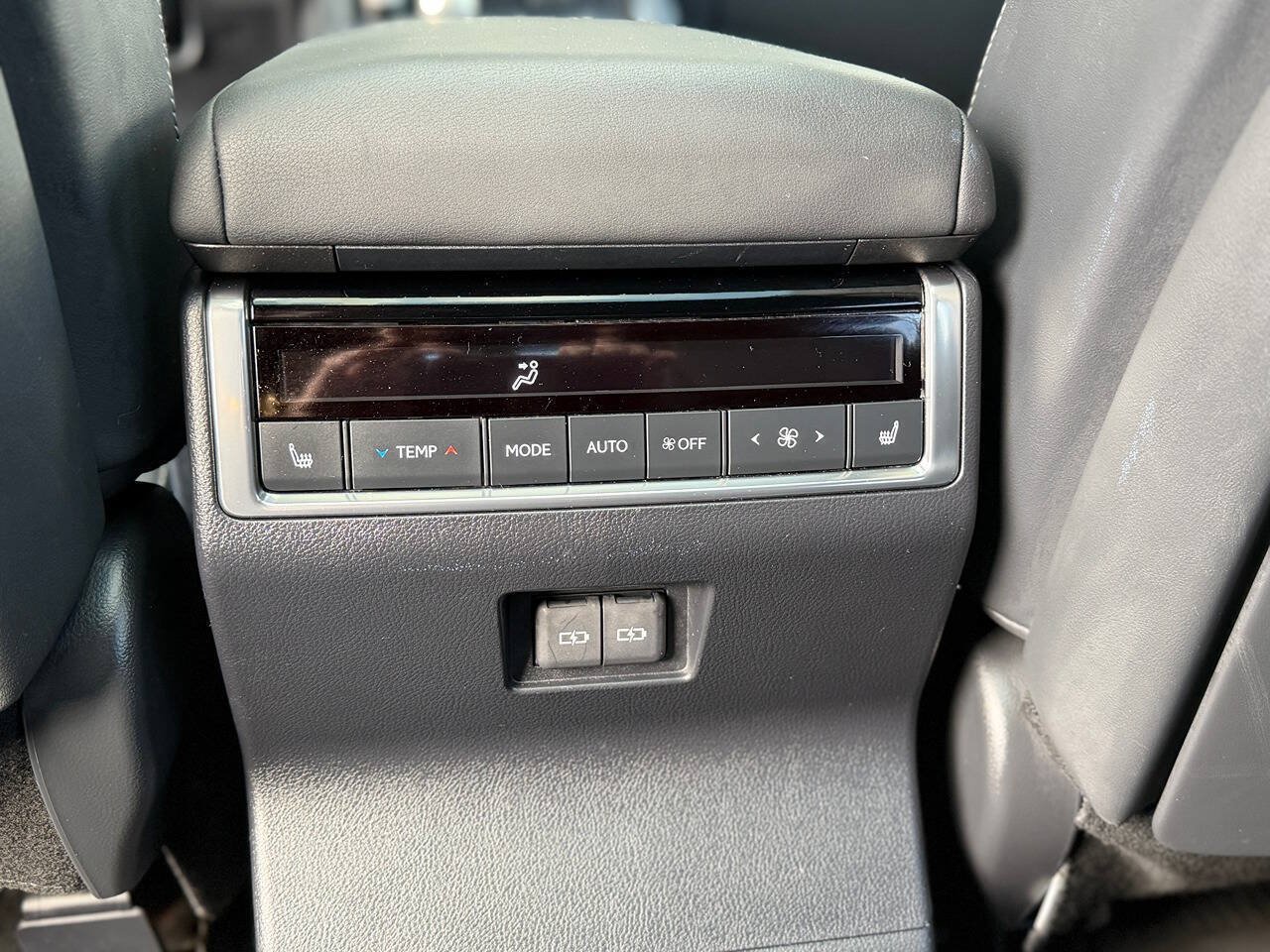 Used 2024 Lexus GX 550 w/ Cold Area Package AWD/4WD image 44