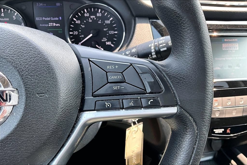 Used 2018 Nissan Rogue S AWD/4WD image 19
