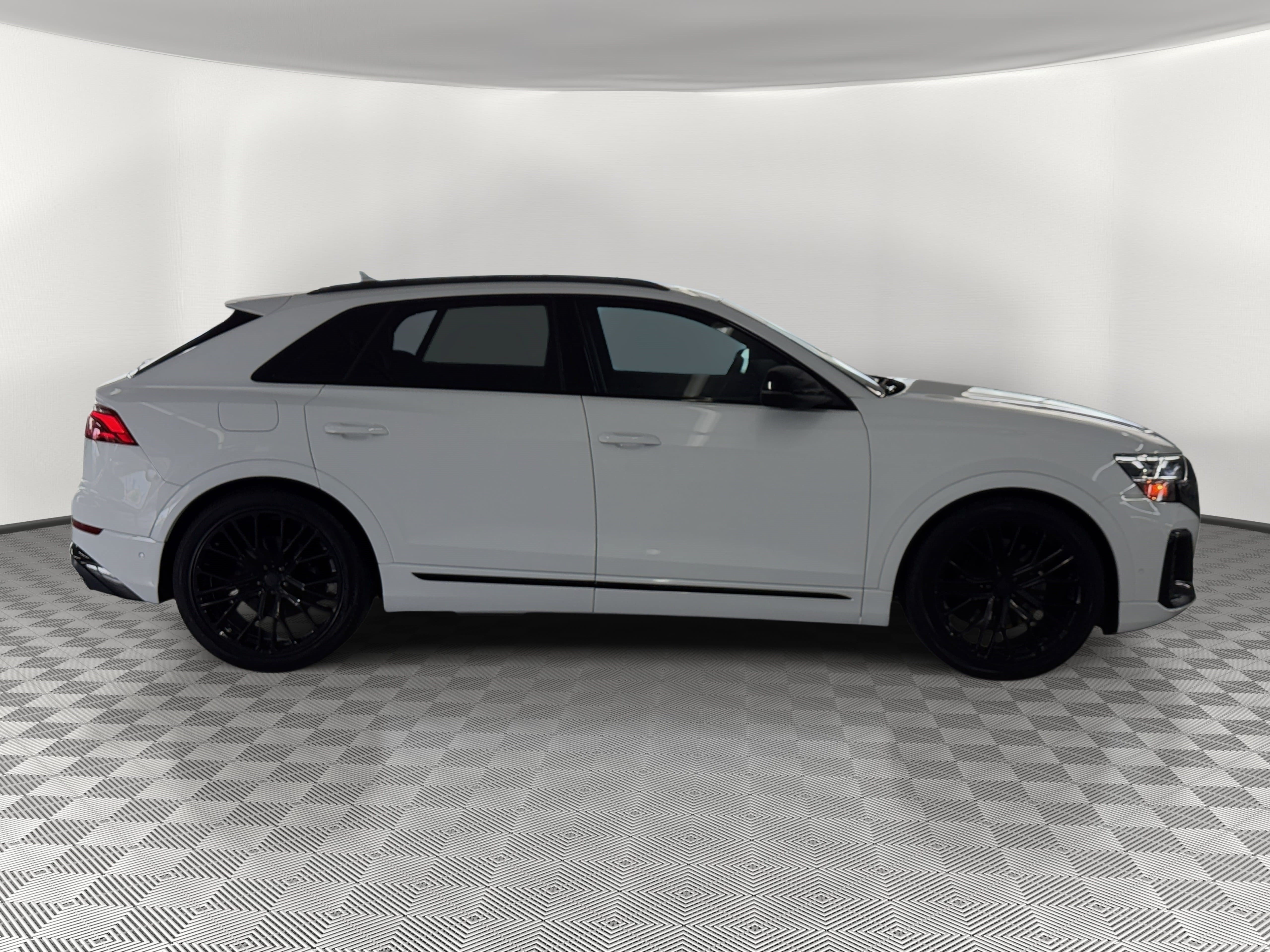 New 2026 Audi SQ8 Premium Plus AWD/4WD image 8