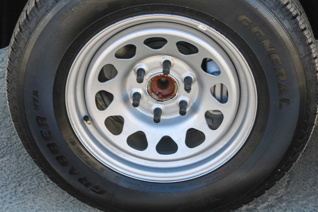 Used 2025 Chevrolet Silverado 1500 W/T image 10