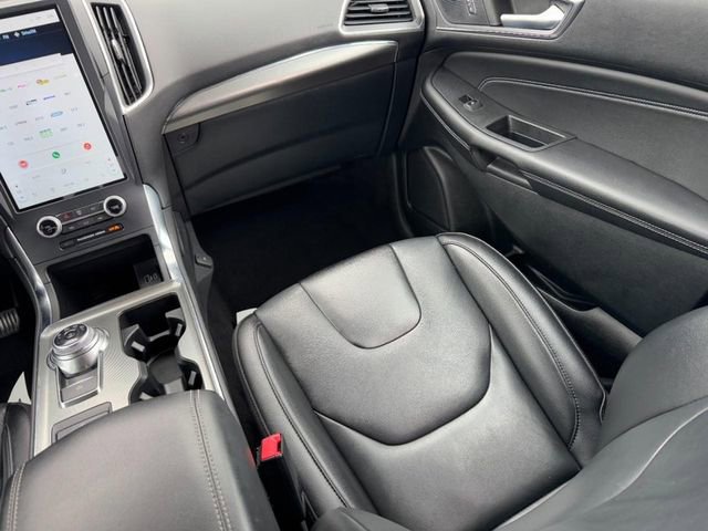 Used 2022 Ford Edge Titanium image 15