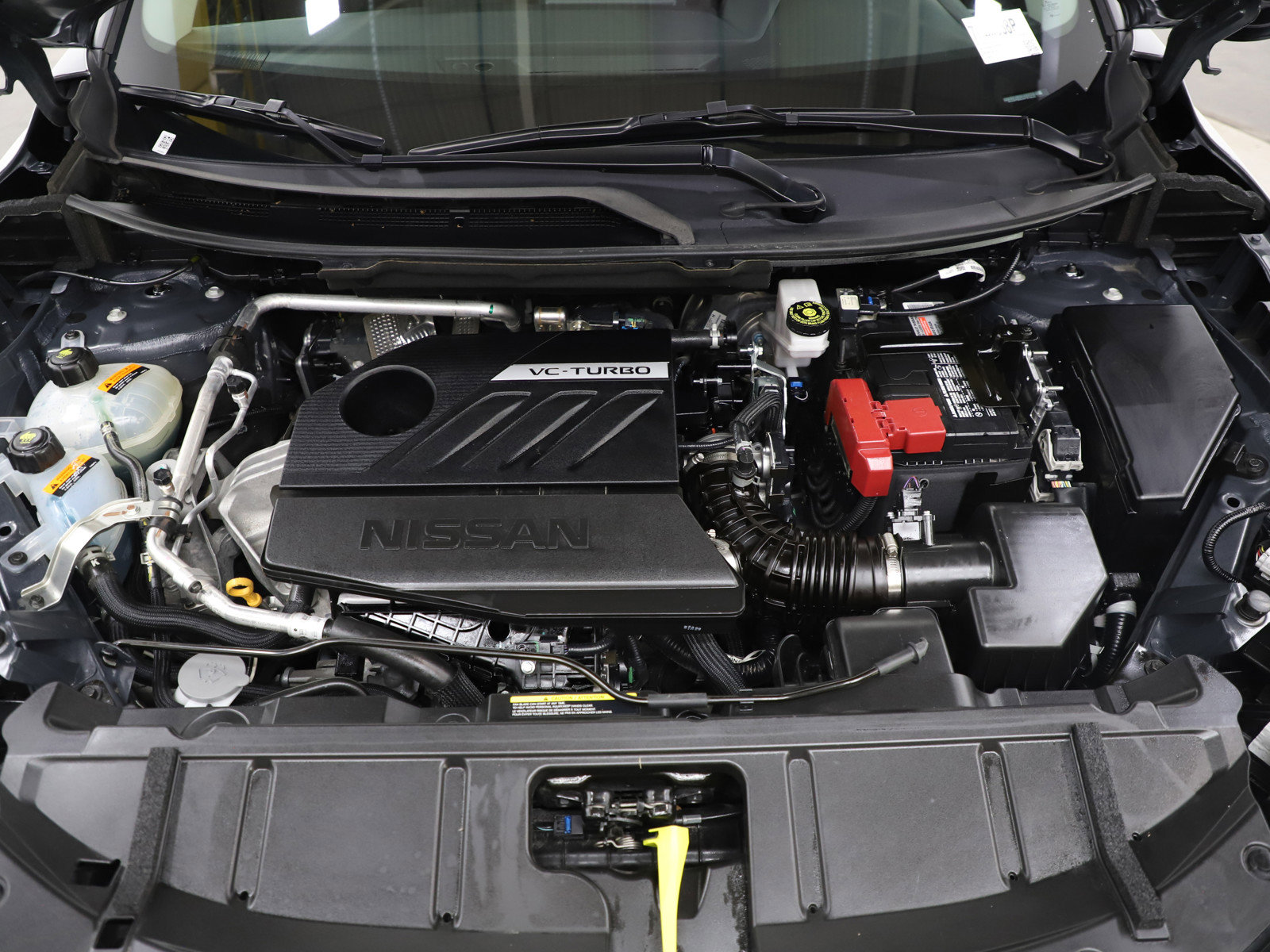 Used 2025 Nissan Rogue SV image 32