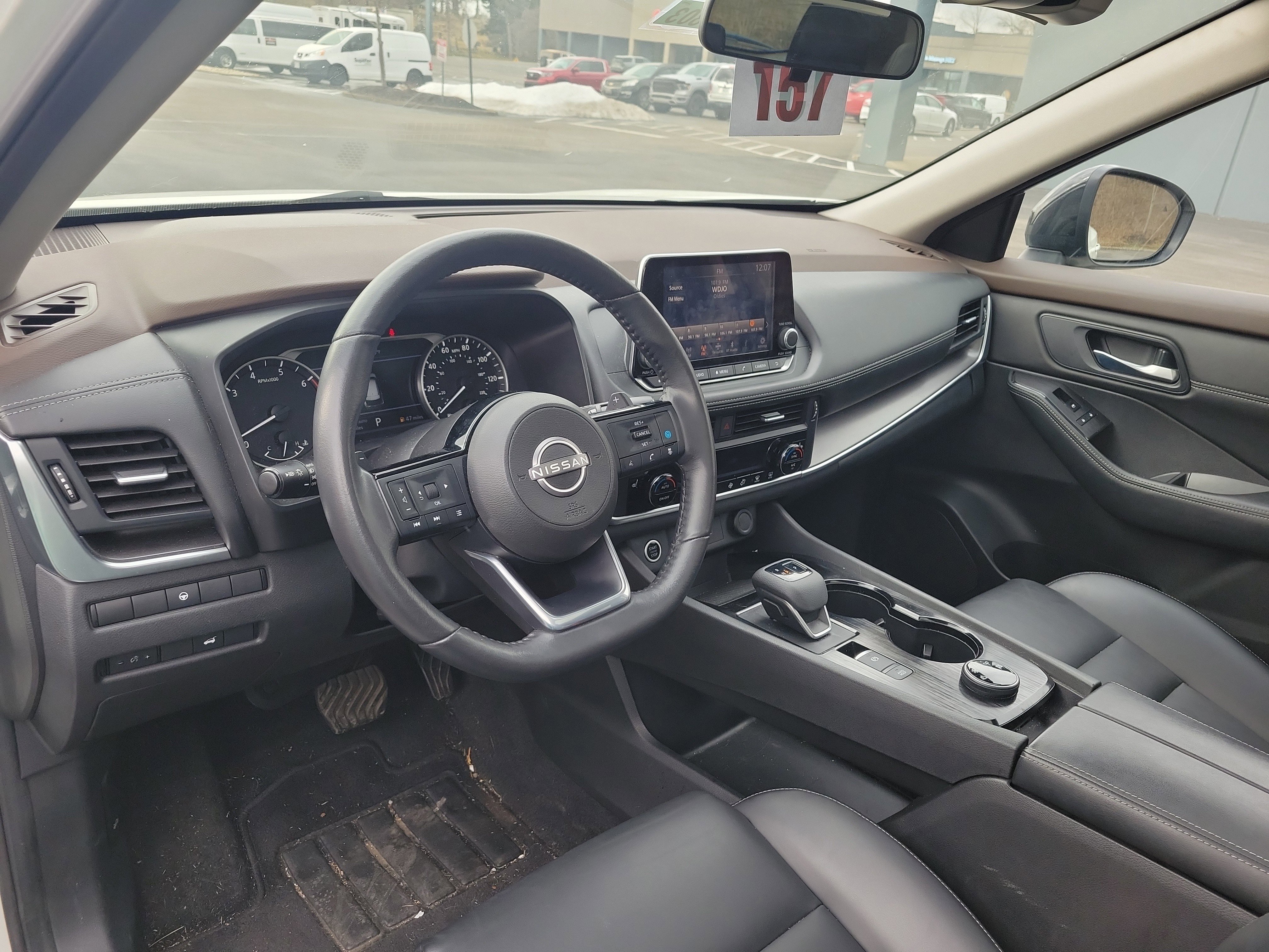 Used 2023 Nissan Rogue SV w/ SV Premium Package image 22