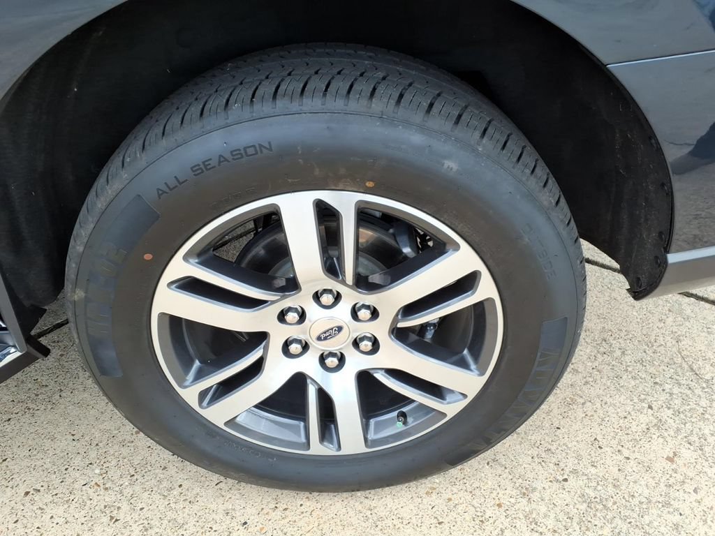 Used 2023 Ford Expedition XLT RWD image 23