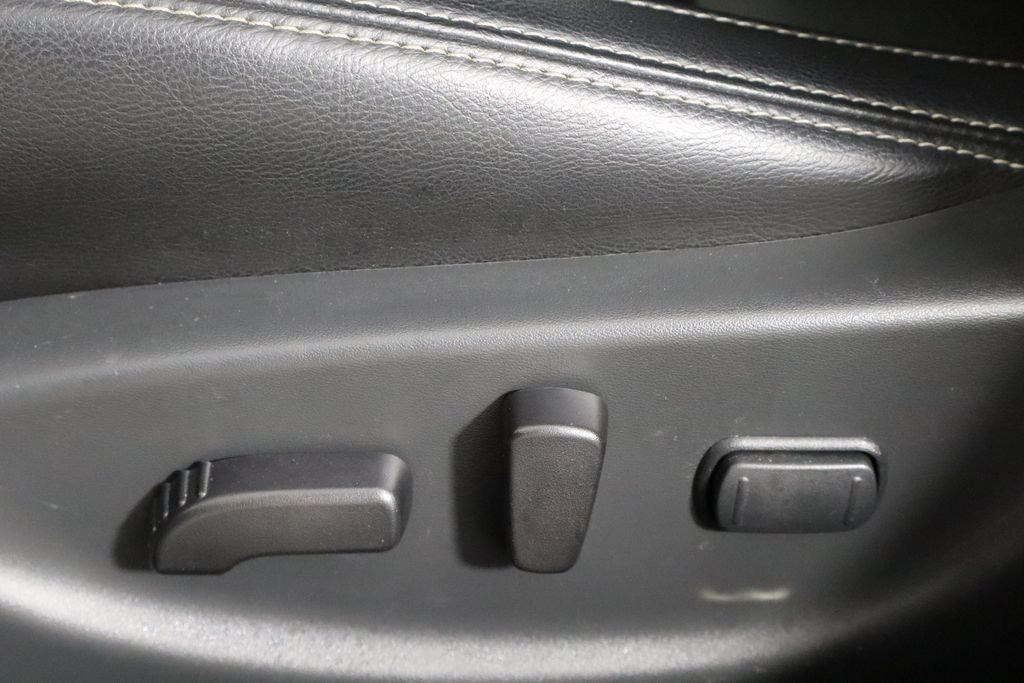 Used 2023 Nissan Maxima SV w/ Floor Mat Group FWD image 23