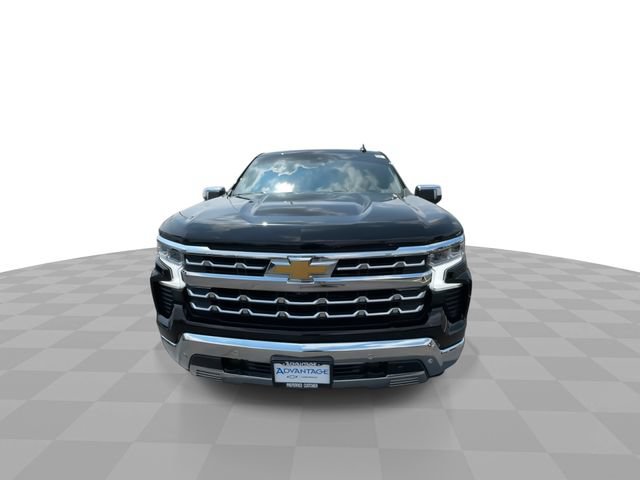 Certified 2022 Chevrolet Silverado 1500 LTZ w/ Technology Package AWD/4WD image 3