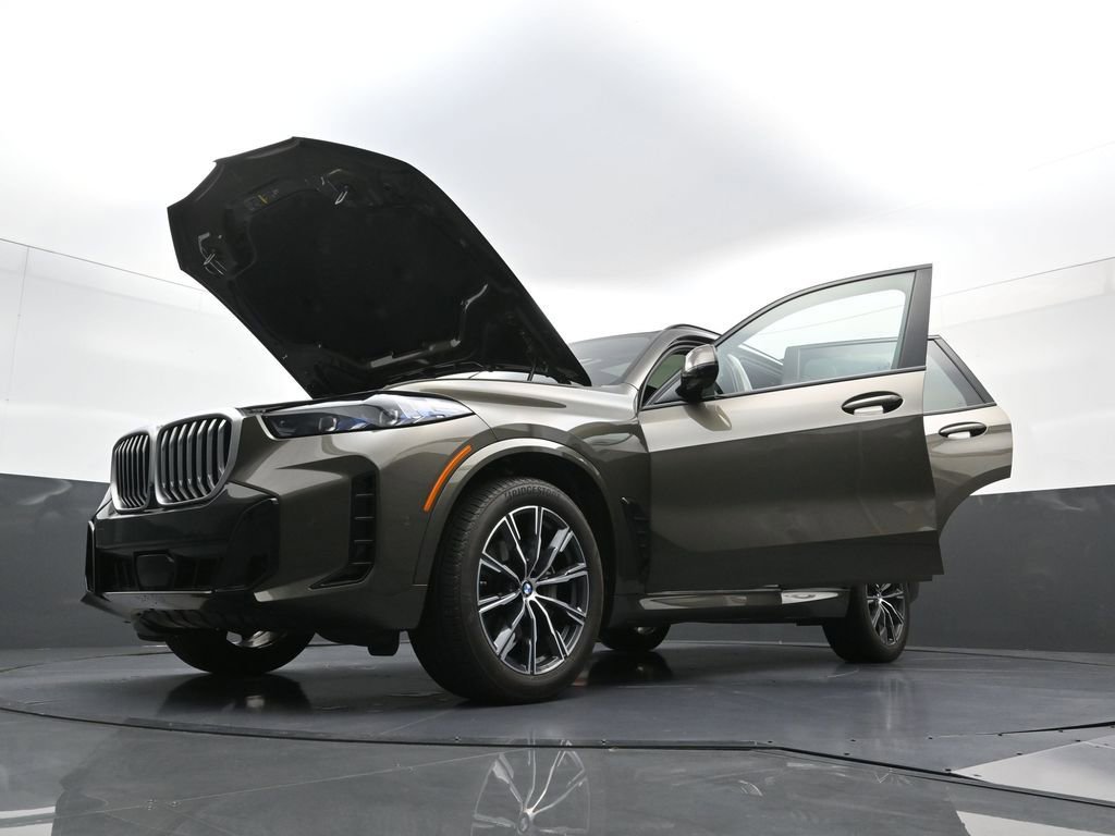 Used 2024 BMW X5 xDrive40i w/ Executive Package image 42