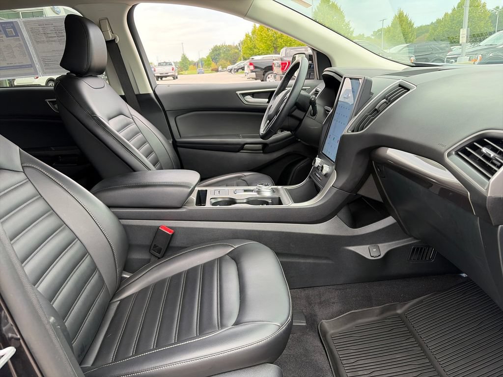 Used 2024 Ford Edge SEL w/ Convenience Package AWD/4WD image 11
