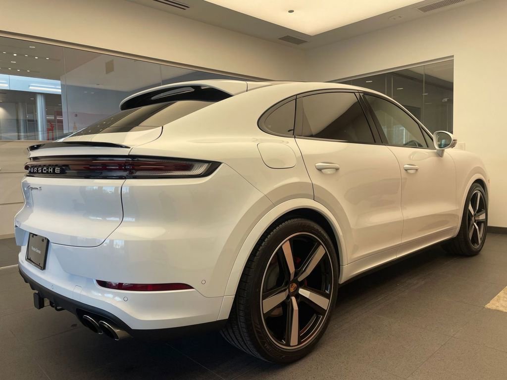 Used 2026 Porsche Cayenne S AWD/4WD image 6
