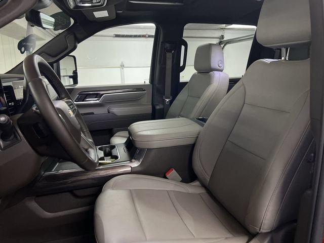 Certified 2025 Chevrolet Silverado 2500 LTZ w/ LTZ Premium Package AWD/4WD image 20