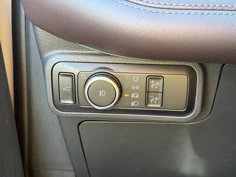Used 2025 Ford Explorer Platinum w/ LUX Leather Package image 18