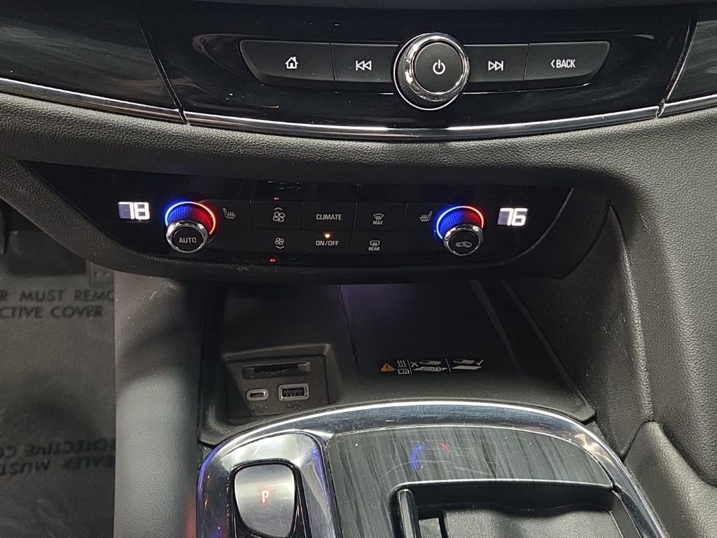Used 2023 Buick Enclave Essence image 24