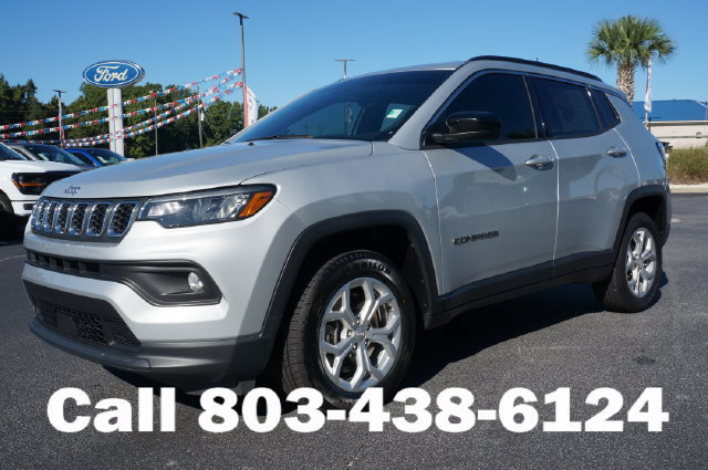 Used 2024 Jeep Compass Latitude AWD/4WD image 22