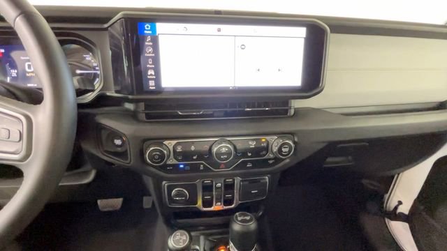 Used 2024 Jeep Wrangler Unlimited w/ Convenience Group AWD/4WD image 33