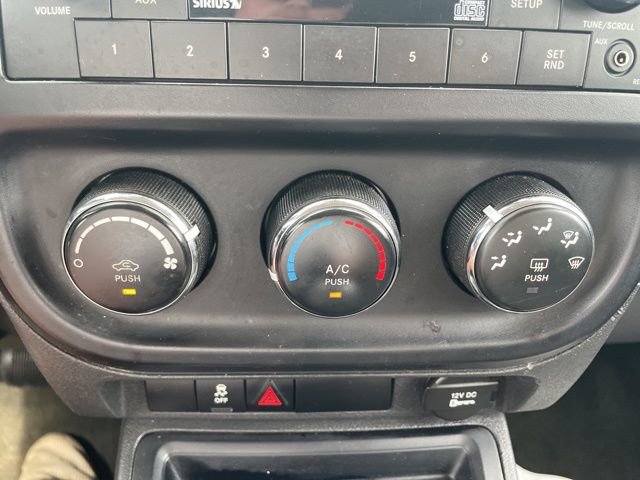 Used 2016 Jeep Compass Sport w/ Power Value Group FWD image 17
