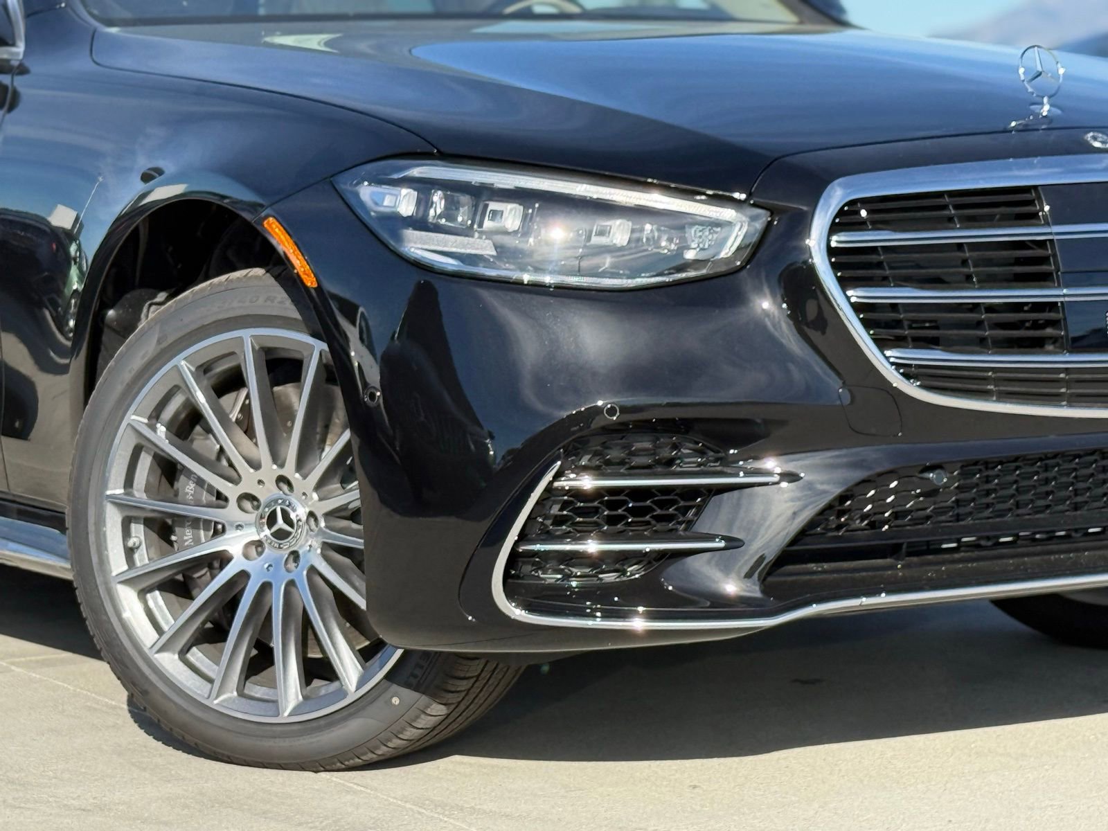 New 2026 Mercedes-Benz S 580 4MATIC Sedan image 4