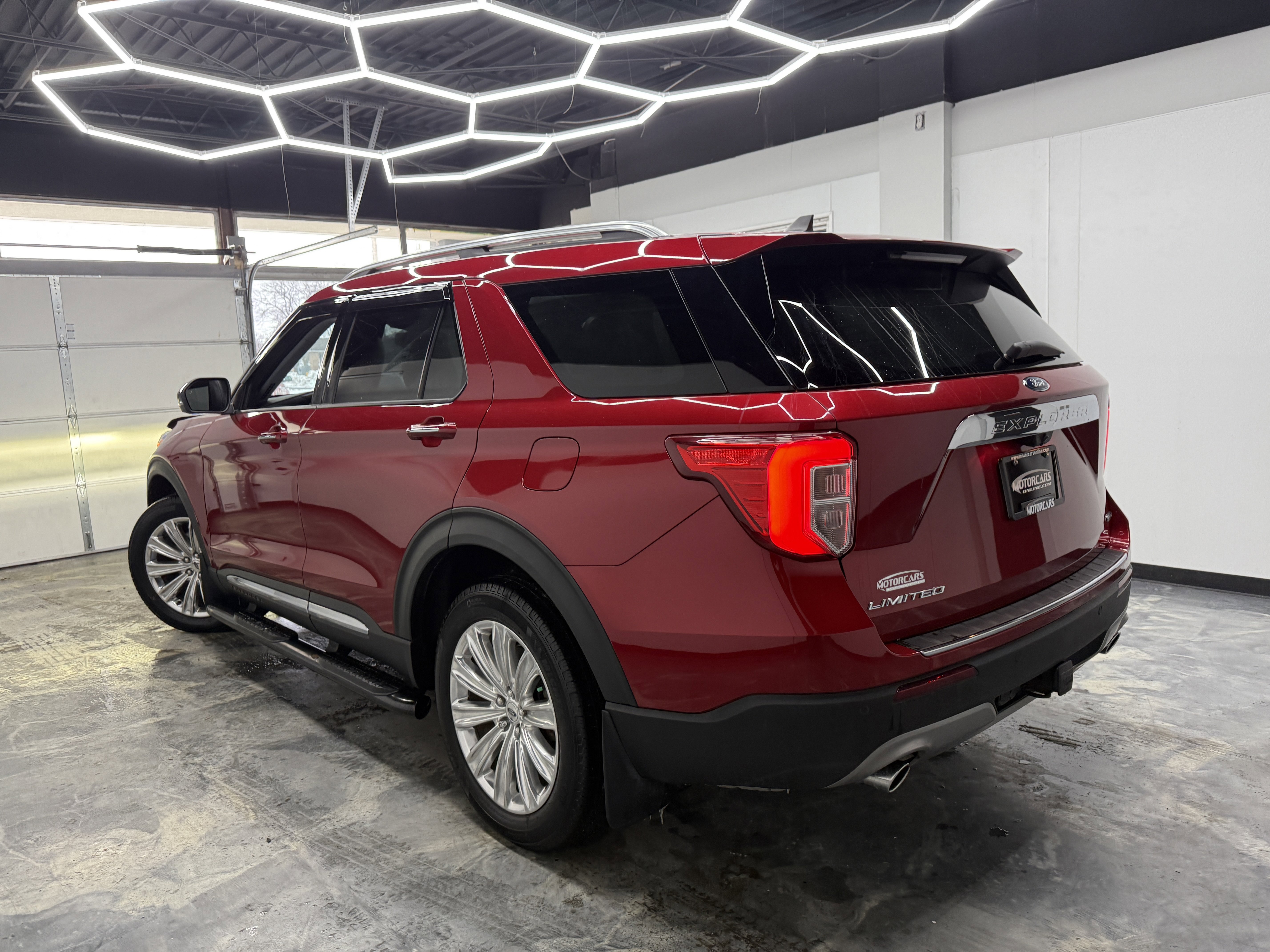 Used 2021 Ford Explorer Limited image 3
