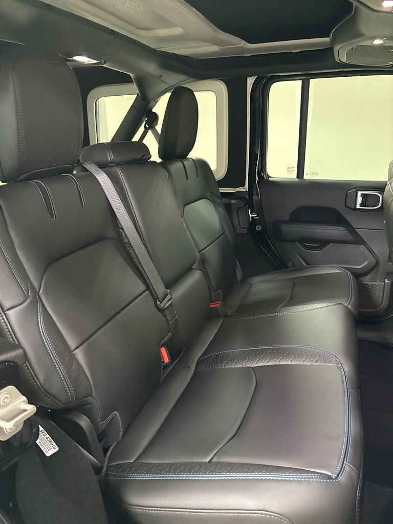 Used 2024 Jeep Wrangler High Altitude image 38