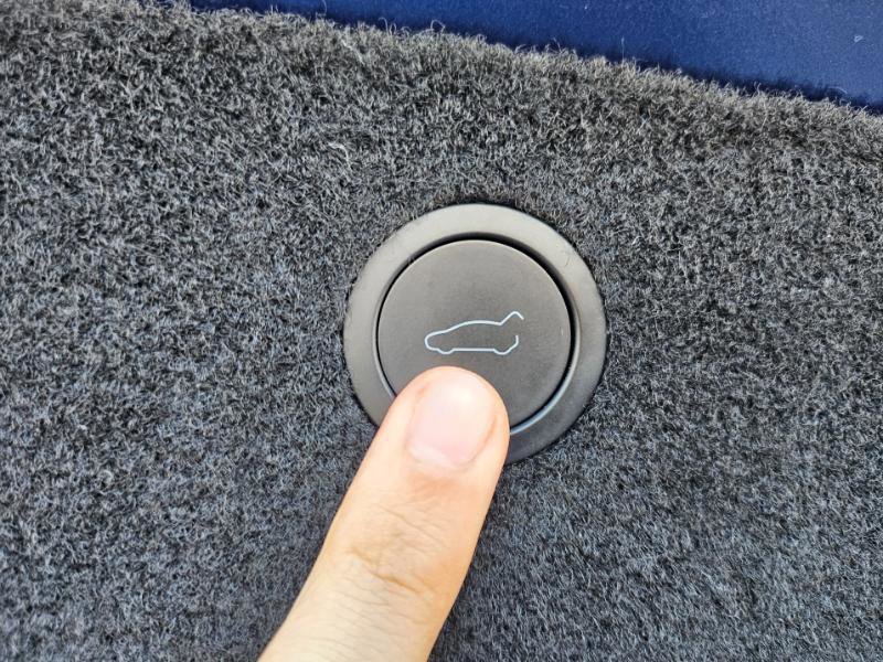 Used 2023 Tesla Model X image 73