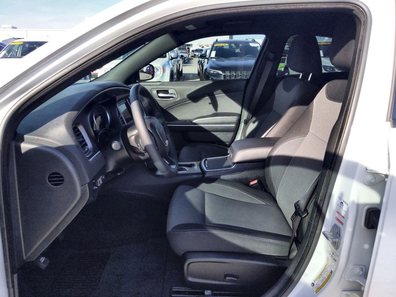 Used 2018 Dodge Charger SXT RWD image 16