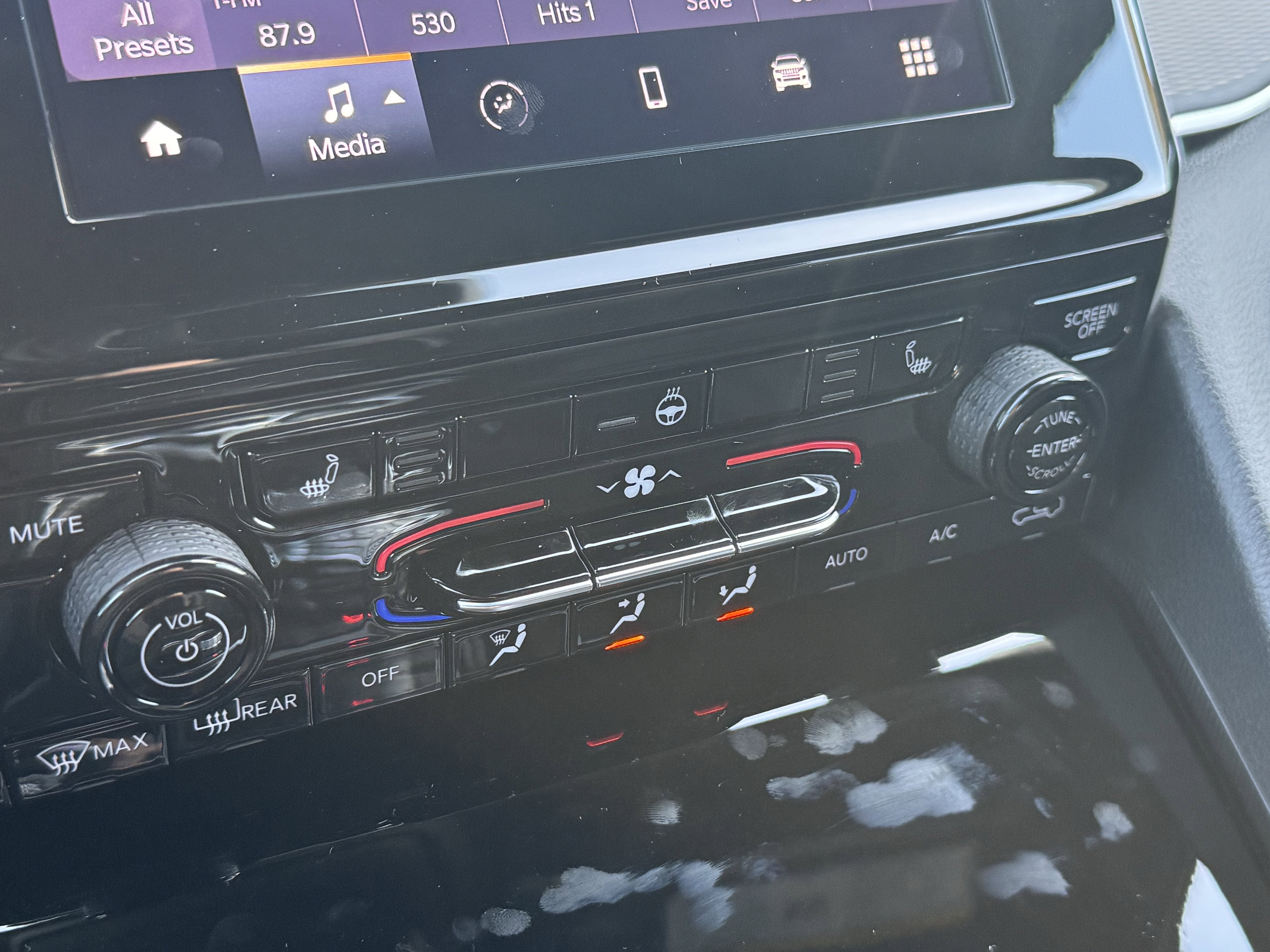 New 2025 Jeep Grand Cherokee L Altitude image 19