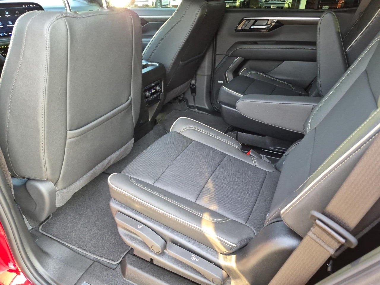 Certified 2026 Chevrolet Tahoe Premier w/ Sun And Tow Package AWD/4WD image 14