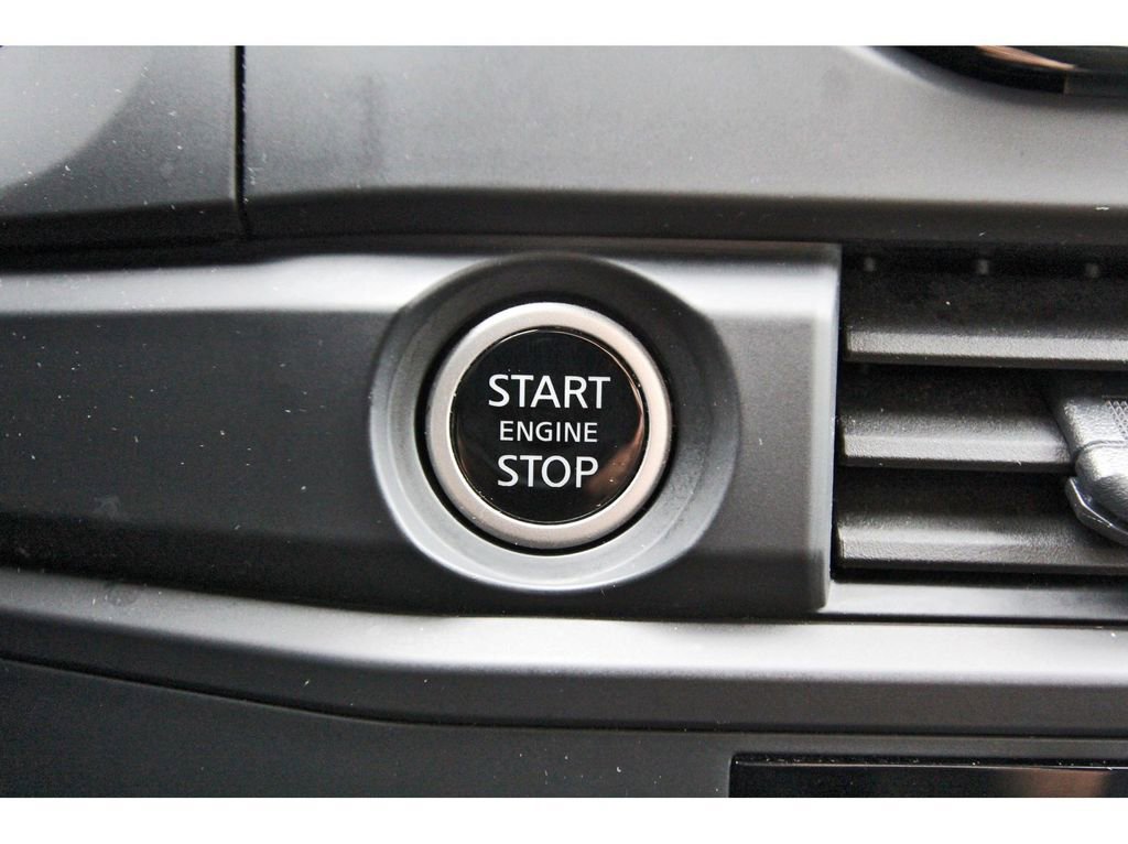 Used 2024 Nissan Pathfinder S image 27