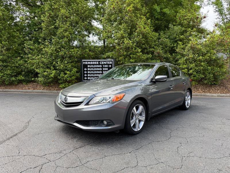 Used 2013 Acura ILX w/ Technology Package FWD image 2